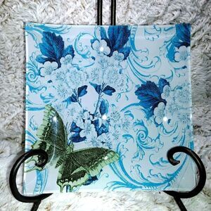Square butterfly print glass serving/decorative plate.